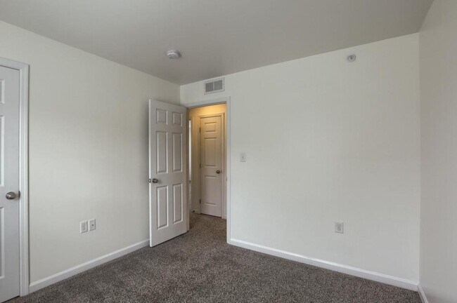 Building Photo - 3030 Meridian Cmns
