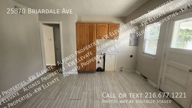 Building Photo - 25870 Briardale Ave