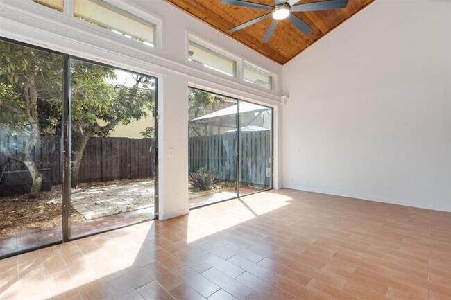 Building Photo - 7950 NW 11th Ct