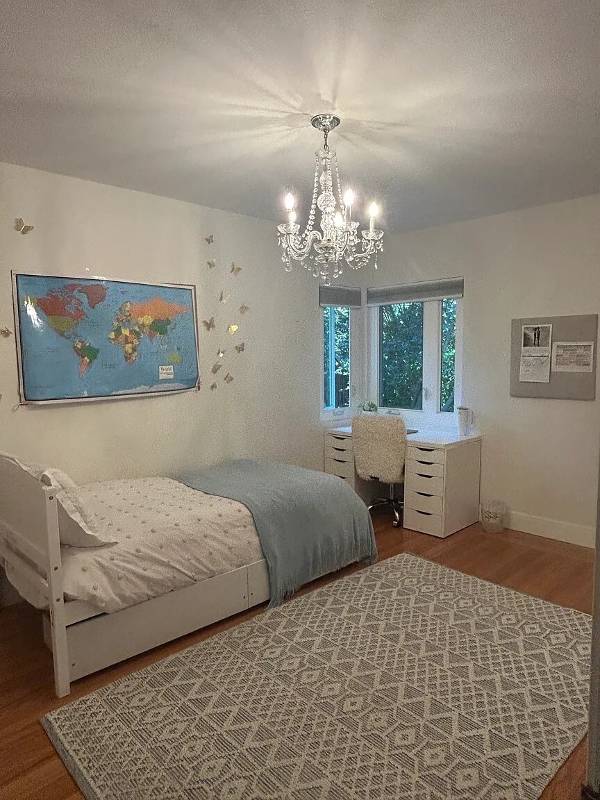 2nd bedroom or childs room - 1415 Butterfield Rd