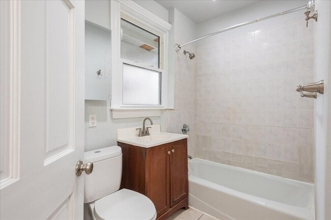 Building Photo - 4 Bailey St