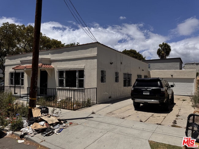 Building Photo - 1100 St Louis Ave