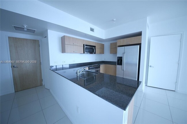 Building Photo - 350 S Miami Ave