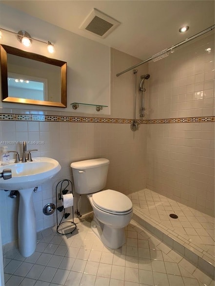 Building Photo - 1853 Jefferson Ave