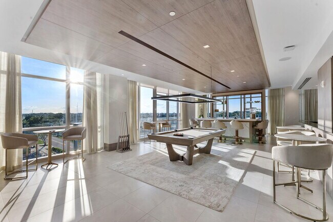 Building Photo - 220 Lake Shore Dr
