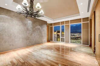 Building Photo - Waldorf Astoria 2711-City/Mtn views from t...