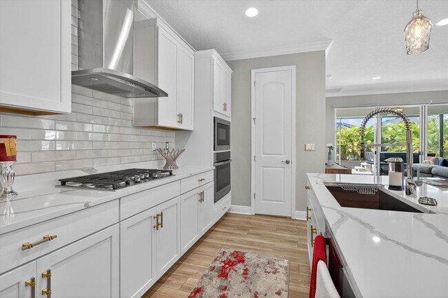Building Photo - 5612 Del Coronado Dr