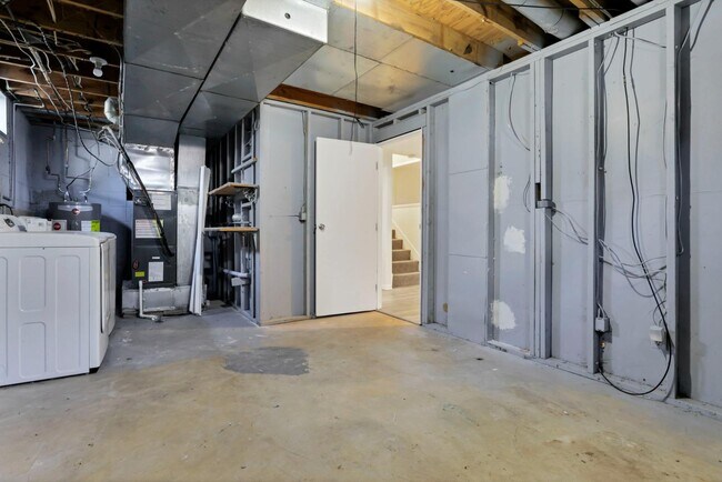 Building Photo - 6486 Ethan Dr