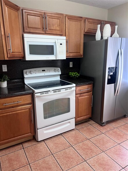 Primary Photo - 167 Riviera Cir