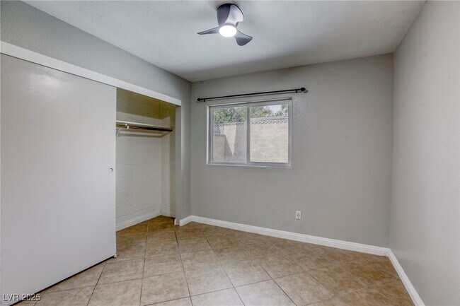 Building Photo - 3055 S Topaz Rd