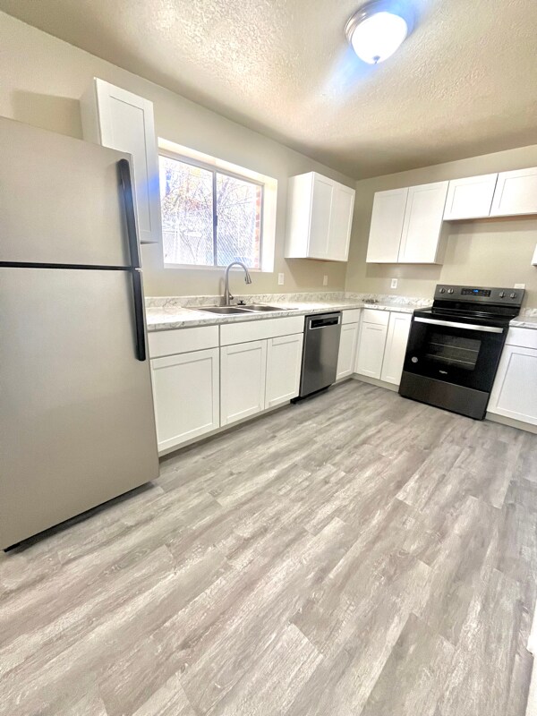 Building Photo - 4211 S 1300 E