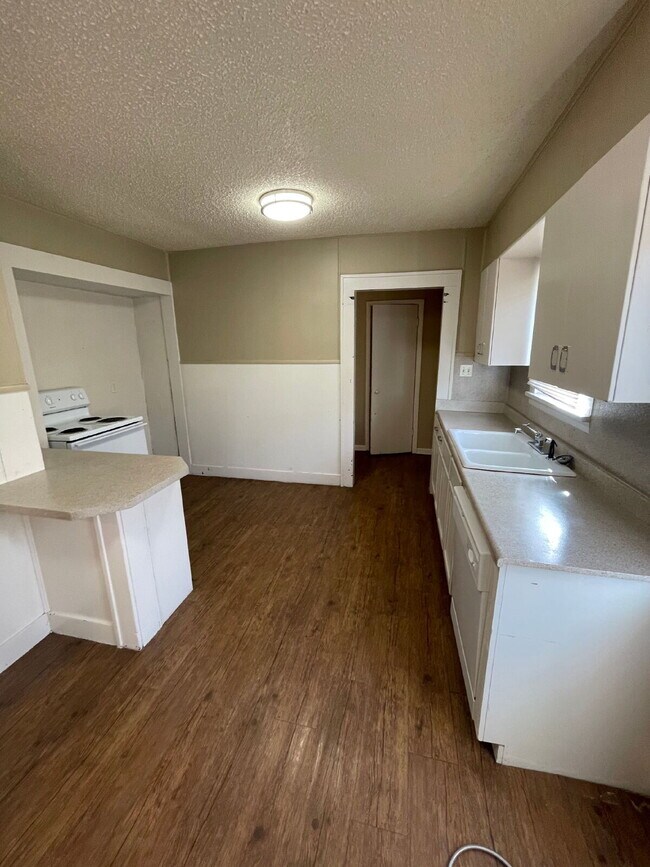 Building Photo - Beautiful House Located Minutes from Tech Campus!