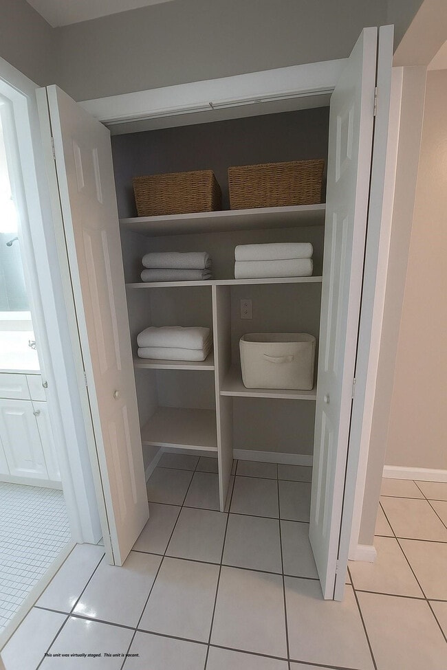 Building Photo - 1630 N 25th Ave