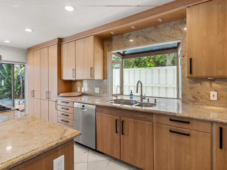 Building Photo - 9606 Arby Dr