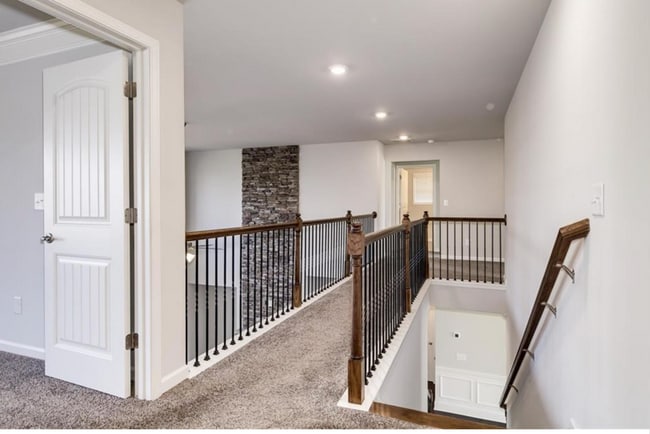 Building Photo - Executive Home in a True Lifestyle Community