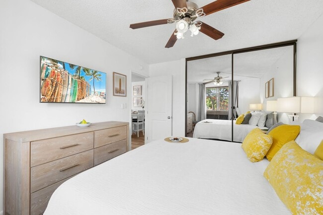 Building Photo - Kahana Manor #318 Furnished One Bedroom One Bath Unit