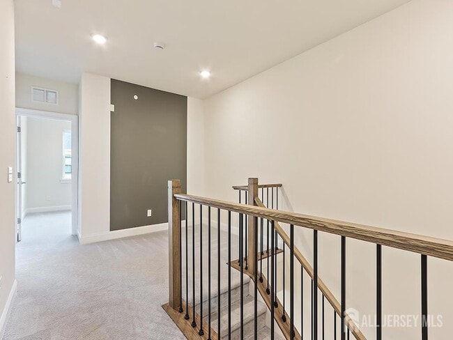 Building Photo - 715 Parker Blvd