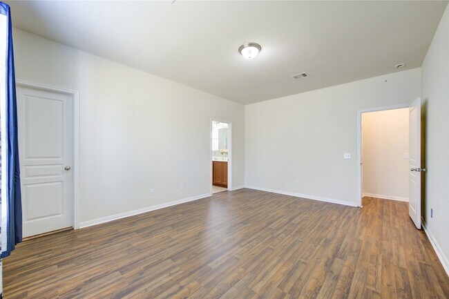 Building Photo - 5318 Hickory Harvest Dr