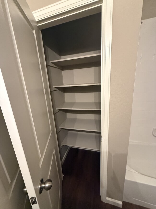 Building Photo - 257 Vela Pl