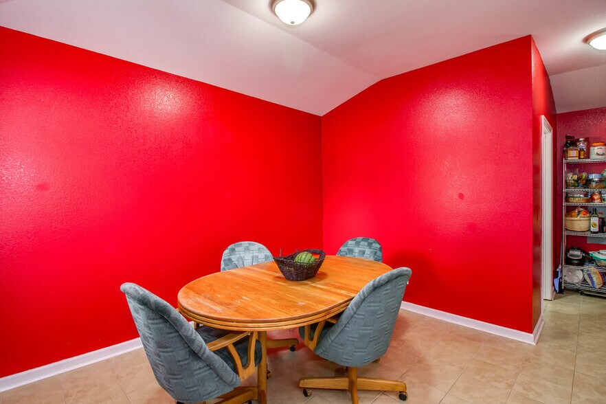 Building Photo - 5800 Hampton Blvd