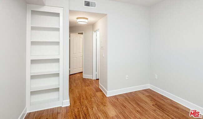 Building Photo - 348 Hauser Blvd