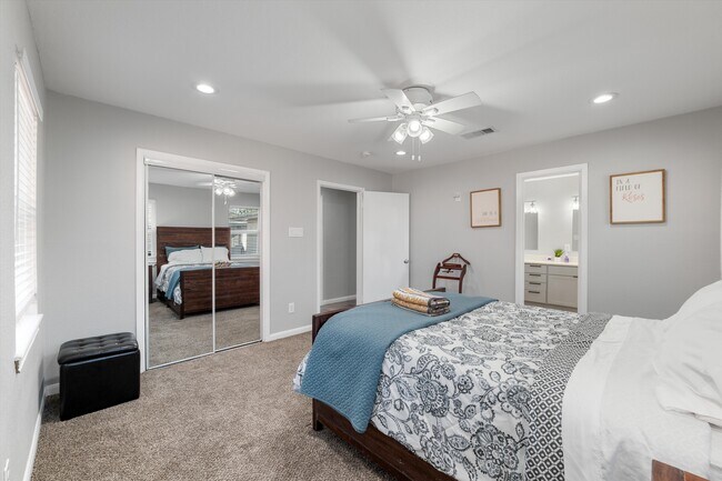 Building Photo - 2753 Larkspur Ln
