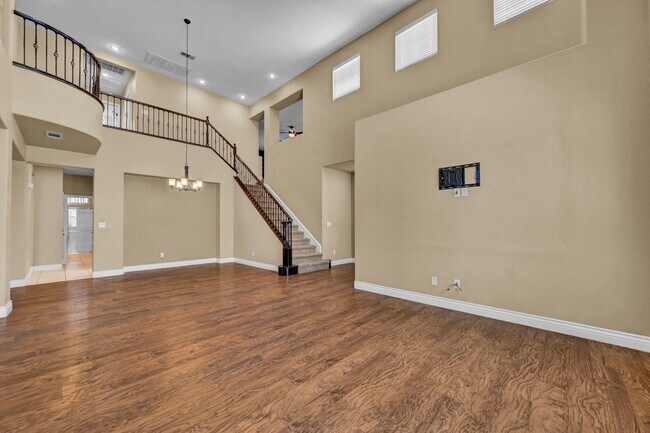 Building Photo - A Fabulous 4 Bedroom Home with a Sparkling Pool!!!