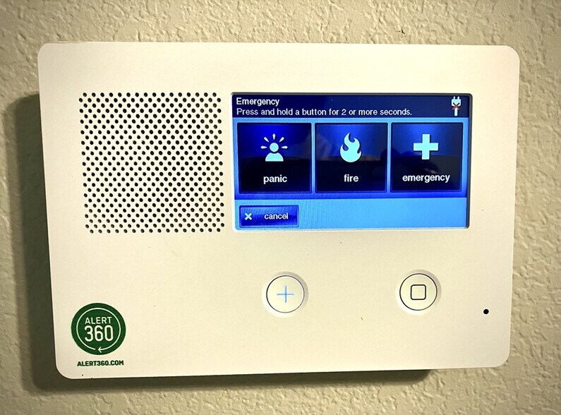 Building Photo - 338 W 4th St