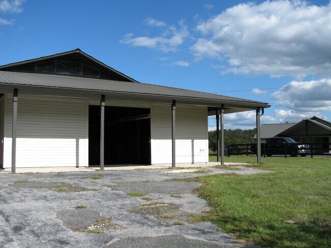 Building Photo - Beautiful 11.16 Acre Farm with Lots of Ame...