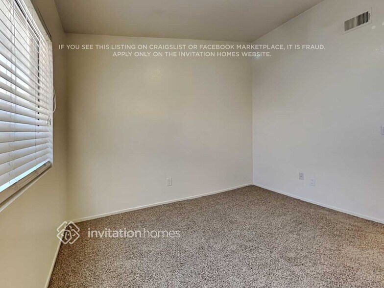 Building Photo - 3140 Crowne Dr