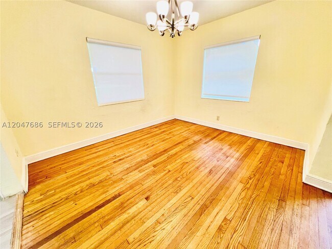 Building Photo - 410 Pinecrest Dr