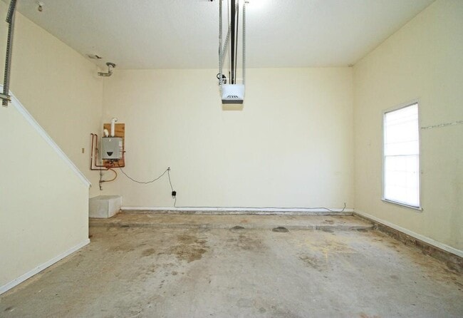 Building Photo - 303 Leeward Walk Ln