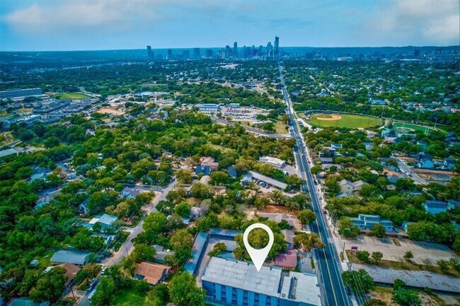 Building Photo - 2931 E 12th St