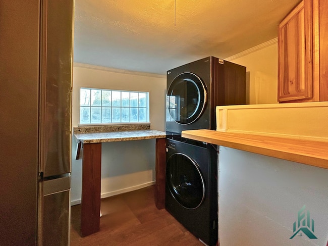 Building Photo - 3 bedroom/1 bathroom Single-Family Home for Rent