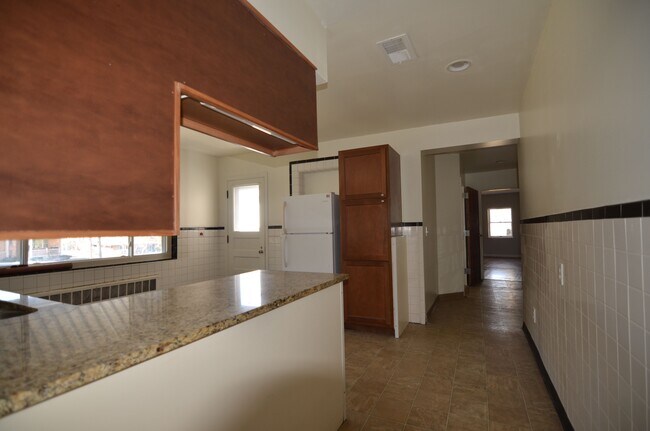 Building Photo - 2620 Losantiville Ave