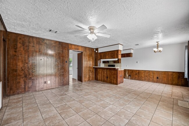 Building Photo - 3602 Cedarcrest Dr