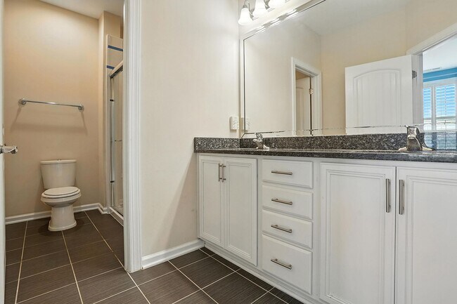 Building Photo - ABSOLUTELY GEORGOUS 2 STORY TOWNHOUSE IN CARY