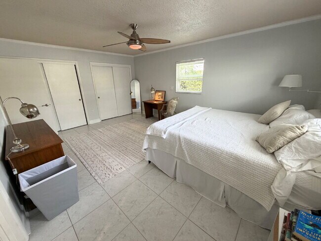 Building Photo - Gorgeous Pool Home in Satellite Beach!!