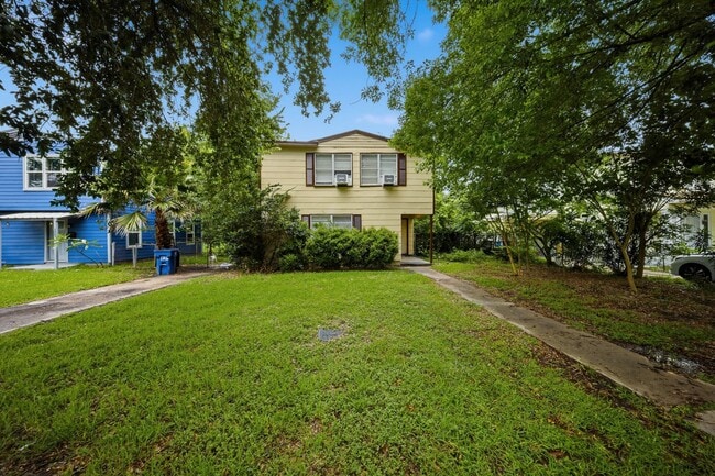 Building Photo - 1228 6th Ave N