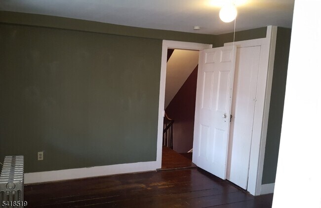 Building Photo - 315 2nd St