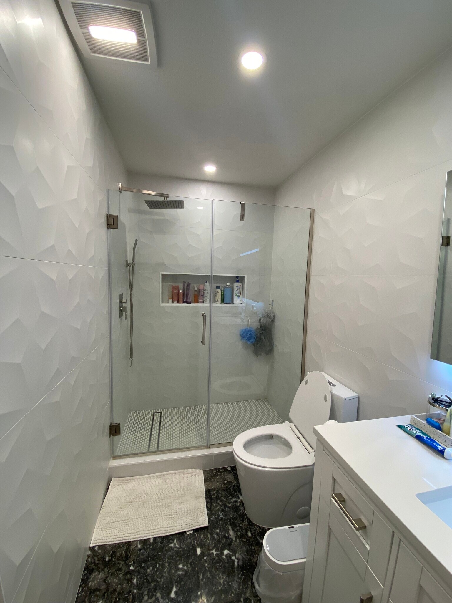 bathroom 1 - 16866 Kingsbury St