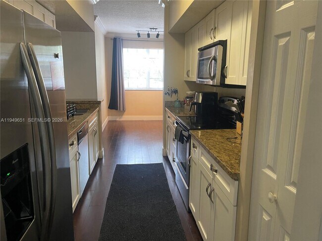 Building Photo - 160 SW 117th Terrace