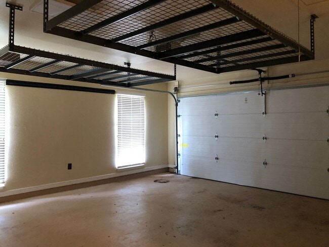 Building Photo - Corner Lot close to Barksdale Airforce Base with Bonus Room in back yard..