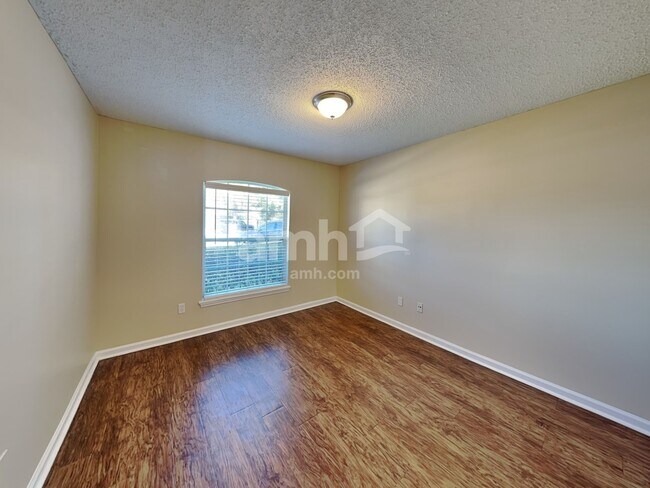 Building Photo - 2508 Westchester Ct