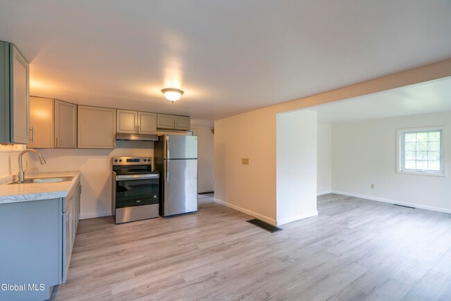 Building Photo - 535 NY-67