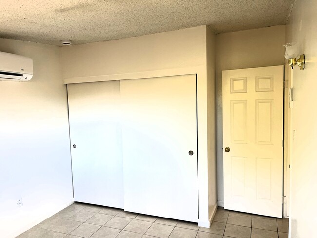 Building Photo - 73858 Sun Valley Dr