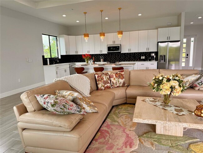 Building Photo - 178 Lime Tree Park