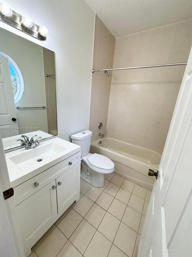Building Photo - 4938 Leeward Ln