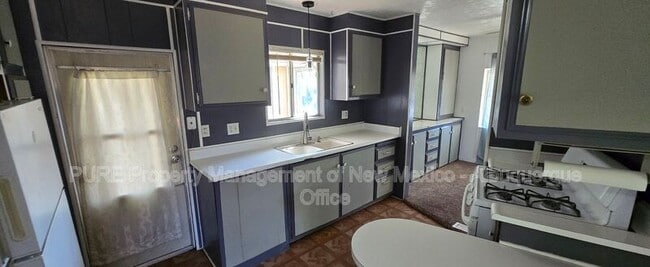 Building Photo - 207 Buena Vista Ct SE