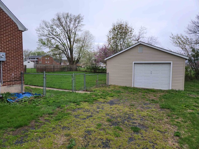Building Photo - 9577 Shenandoah Dr